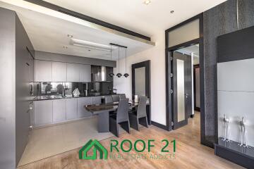 Luxury 2-Bedroom Condo with Panoramic Sea Views at Wong Amart Beach / S-0885K