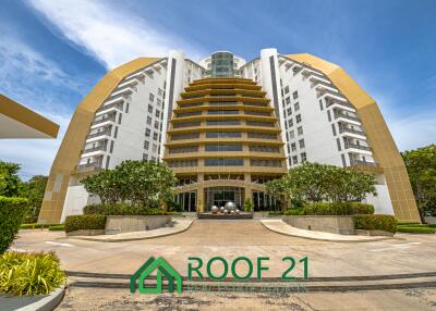 Luxury 2-Bedroom Condo with Panoramic Sea Views at Wong Amart Beach