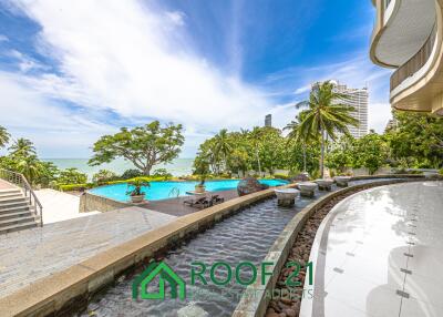 Luxury 2-Bedroom Condo with Panoramic Sea Views at Wong Amart Beach