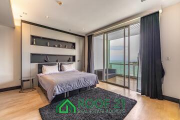 Luxury 2-Bedroom Condo with Panoramic Sea Views at Wong Amart Beach / S-0885K