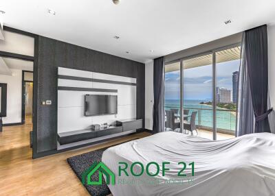 Luxury 2-Bedroom Condo with Panoramic Sea Views at Wong Amart Beach / S-0885K