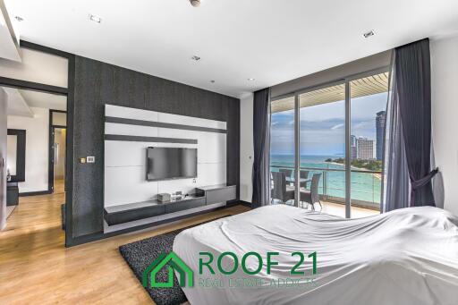 Luxury 2-Bedroom Condo with Panoramic Sea Views at Wong Amart Beach