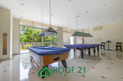 Luxury 2-Bedroom Condo with Panoramic Sea Views at Wong Amart Beach / S-0885K