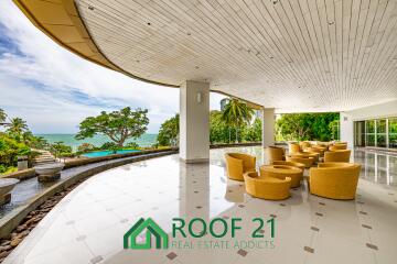 Luxury 2-Bedroom Condo with Panoramic Sea Views at Wong Amart Beach