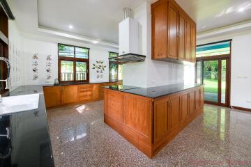 4 Bed House For Rent In Bang Saray - Ocean View