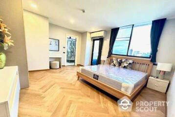 3-BR Condo at Supalai Place Sukhumvit 39 near BTS Phrom Phong