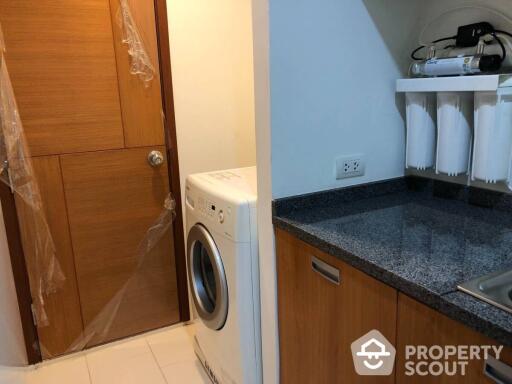 1-BR Condo at Villa Sathorn near BTS Krung Thon Buri