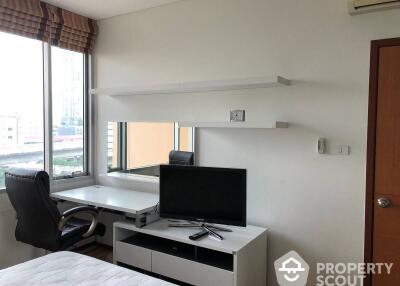 1-BR Condo at Villa Sathorn near BTS Krung Thon Buri