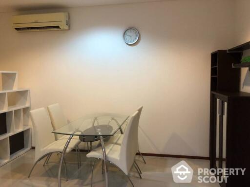 1-BR Condo at Villa Sathorn near BTS Krung Thon Buri