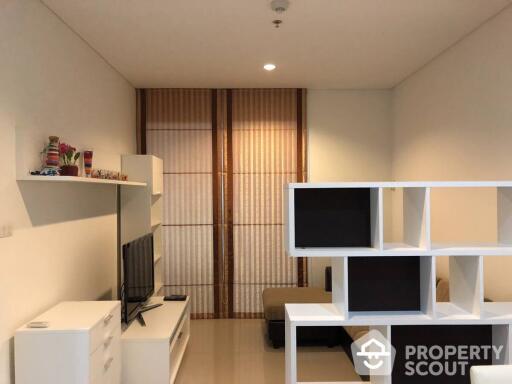 1-BR Condo at Villa Sathorn near BTS Krung Thon Buri