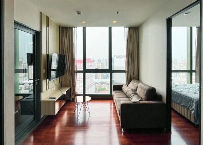 1-BR Condo at Wish Signature Midtown Siam near BTS Ratchathewi