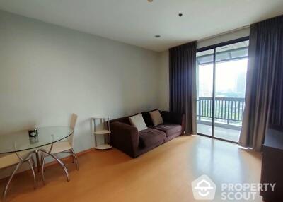 1-BR Condo at Vista Garden Condominium near BTS Phra Khanong