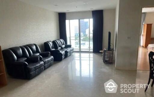 3-BR Condo at Nusasiri Grand Condominium near BTS Ekkamai