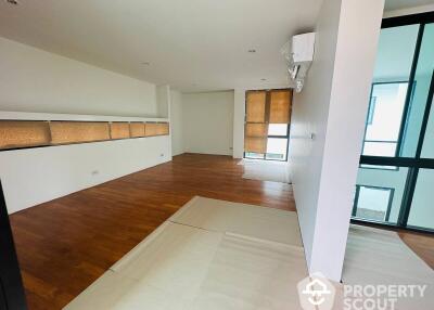 4-BR House near BTS Phra Khanong