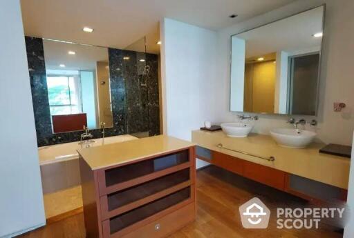 3-BR Condo at Ficus Lane Condominium near BTS Phra Khanong