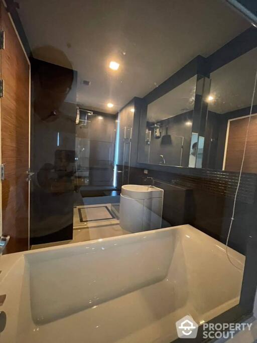 1-BR Condo at Rhythm Sukhumvit 50 near BTS On Nut