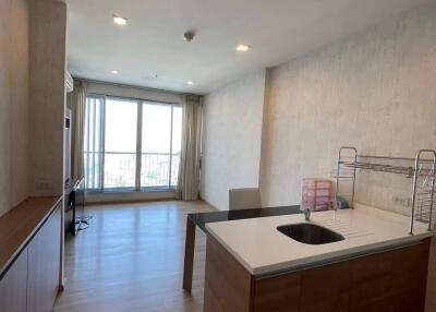 1-BR Condo at Rhythm Sukhumvit 50 near BTS On Nut