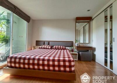 1-BR Condo at Tree Condo Luxe Sukhumvit 52 near BTS On Nut