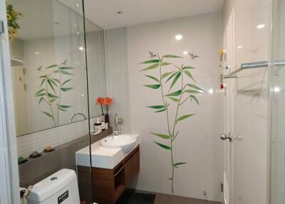 1-BR Condo at Tree Condo Luxe Sukhumvit 52 near BTS On Nut