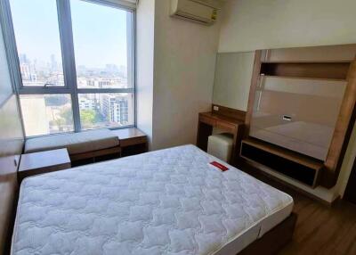 1-BR Condo at Rhythm Sukhumvit 50 near BTS On Nut