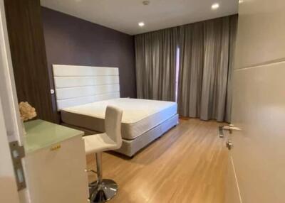 2-BR Condo at Urbano Absolute near BTS Krung Thon Buri