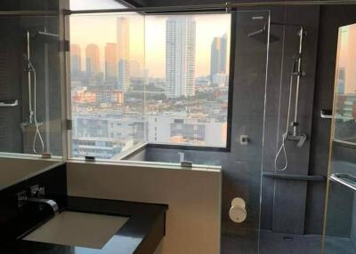 2-BR Condo at Urbano Absolute near BTS Krung Thon Buri