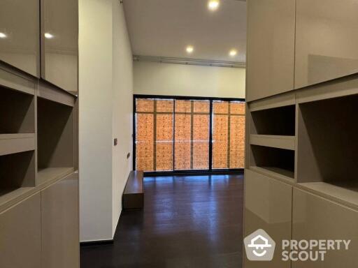 3-BR Condo at Park Origin Thonglor near BTS Thong Lor