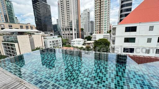 2 Bedrooms Furnished Apartment - Sukhumvit 24, Phrom Phong BTS