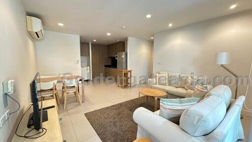 2 Bedrooms Furnished Apartment - Sukhumvit 24, Phrom Phong BTS