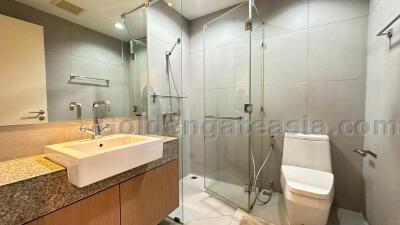 2 Bedrooms Furnished Apartment - Sukhumvit 24, Phrom Phong BTS