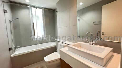 2 Bedrooms Furnished Apartment - Sukhumvit 24, Phrom Phong BTS