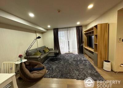 2-BR Condo at Klass Sarasin Rajdamri near BTS Ratchadamri