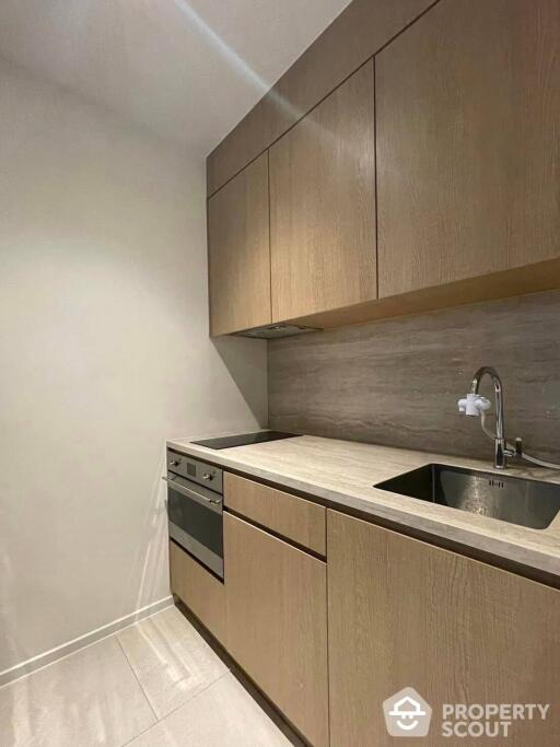 1-BR Condo at The Lofts Silom near BTS Surasak