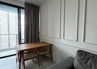 1-BR Condo at The Lofts Silom near BTS Surasak