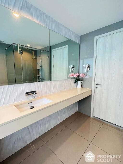 2-BR Condo at Rhythm Sukhumvit 42 near BTS Ekkamai