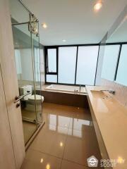 2-BR Condo at Rhythm Sukhumvit 42 near BTS Ekkamai