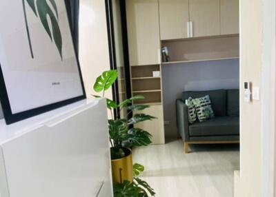 1-BR Condo at Life Asoke near ARL Makkasan