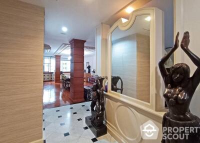 4-BR Condo at Premier Condominium near BTS Phrom Phong