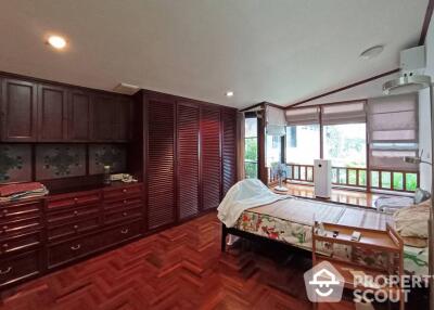 4-BR Condo at Premier Condominium near BTS Phrom Phong