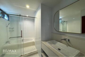 "Luxury 3-Bed, 3-Bath Condo in Vibrant Watthana, Bangkok"