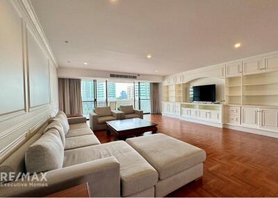 "Luxury 3-Bed, 3-Bath Condo in Vibrant Watthana, Bangkok"