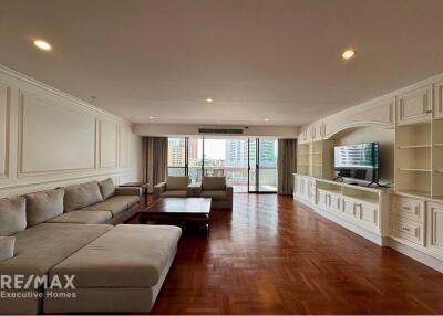 "Luxury 3-Bed, 3-Bath Condo in Vibrant Watthana, Bangkok"