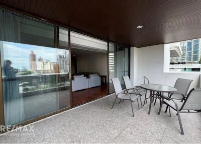 "Luxury 3-Bed, 3-Bath Condo in Vibrant Watthana, Bangkok"