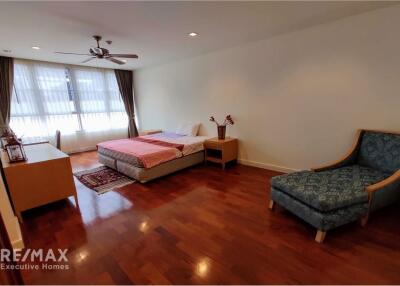 For rent pet friendly apartment 2+1 beds in Sukhumvit 22 BTS Phrompong