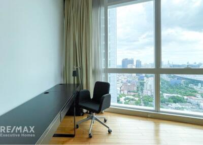 "Millennium Residence: Luxurious 3-Bed Condo in Bangkok"