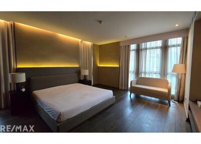 "Luxurious 3-Bed Condo in Heart of Bangkok"