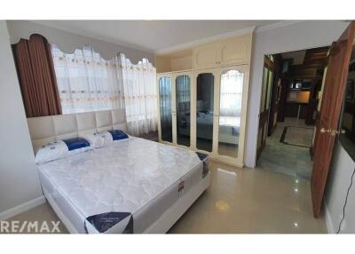 Spacious 3-Bed Condo in Bangkok