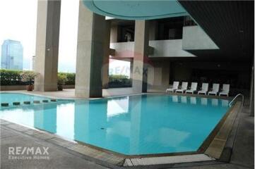 Spacious 3-Bed Condo in Bangkok