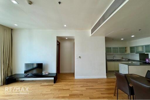 "Luxurious 2-BR Condo in Prime Khlong Toei, Bangkok"