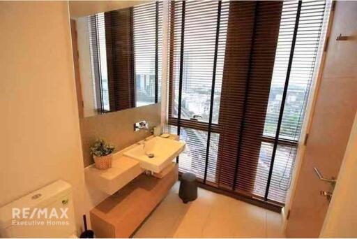 "Upscale 2-BR Condo at The Lofts Ekkamai for Rent"